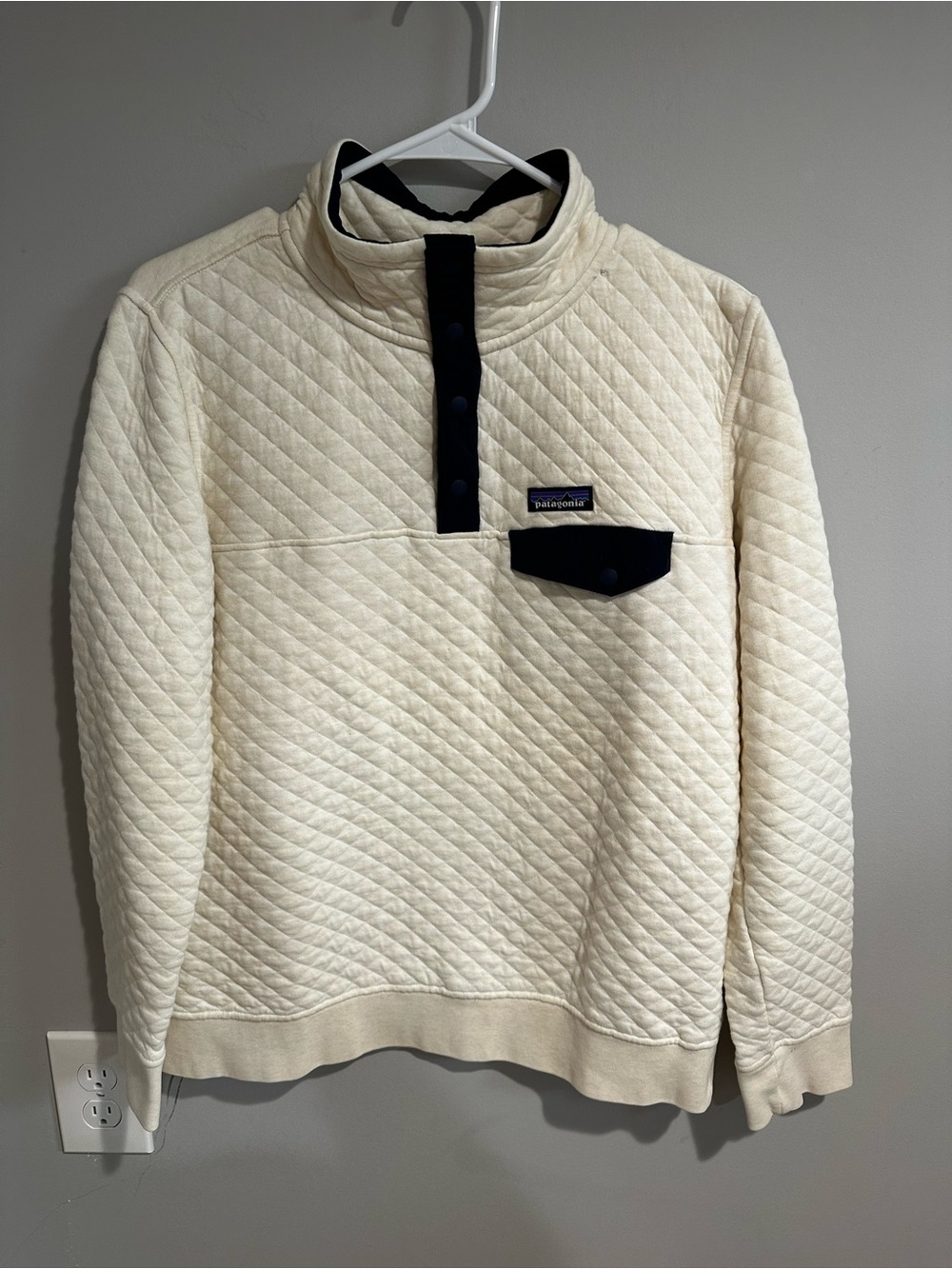 Patagonia Organic Cotton Quilted Snap-T Pullover in Cream with Navy Trim - Picture 2 of 8